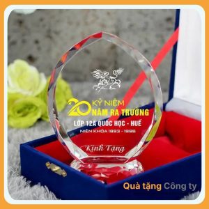 Kỷ niệm chương in ấn thông tin theo yêu cầu