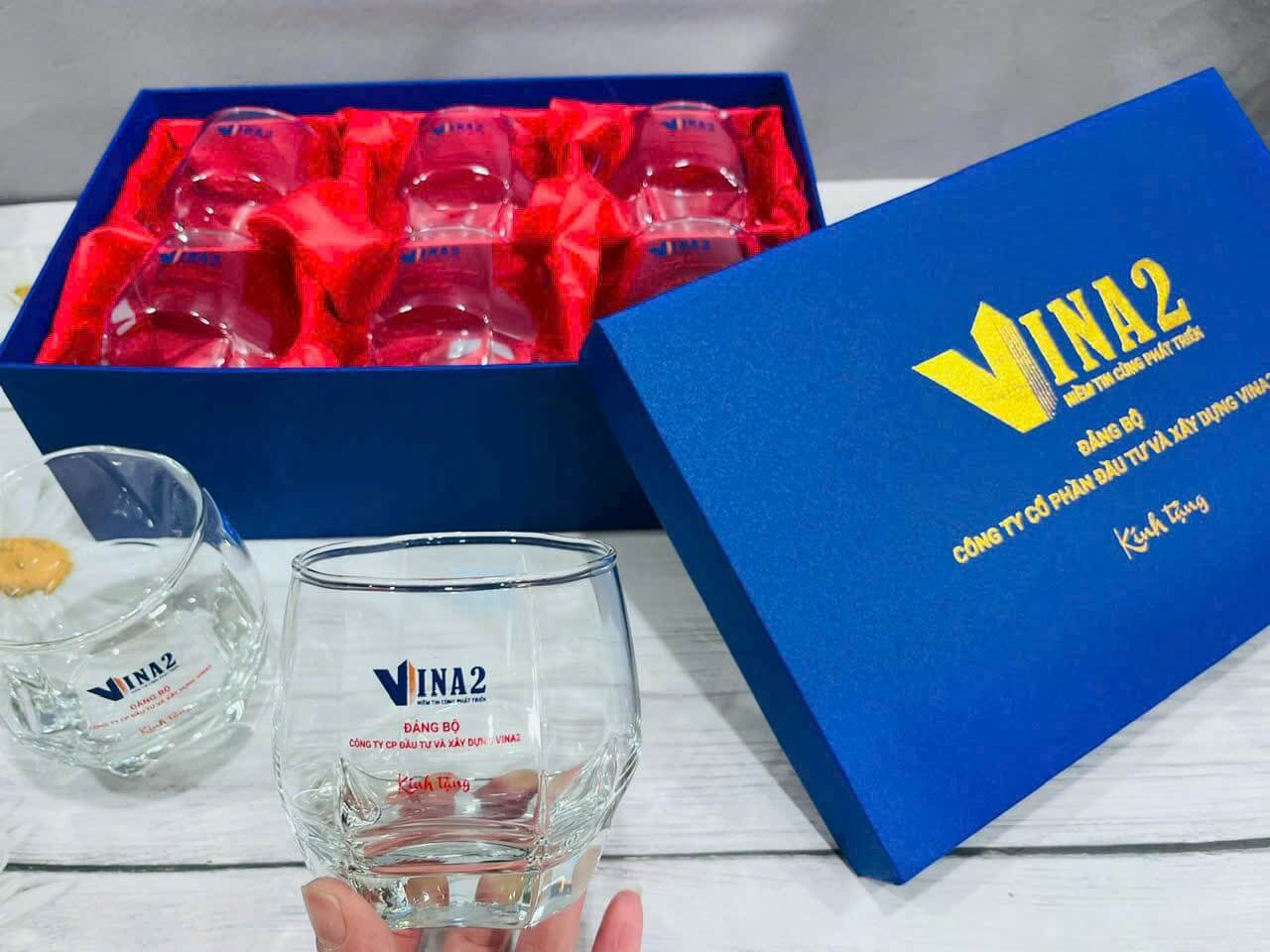 quà tặng kỷ niệm ngày thành lập